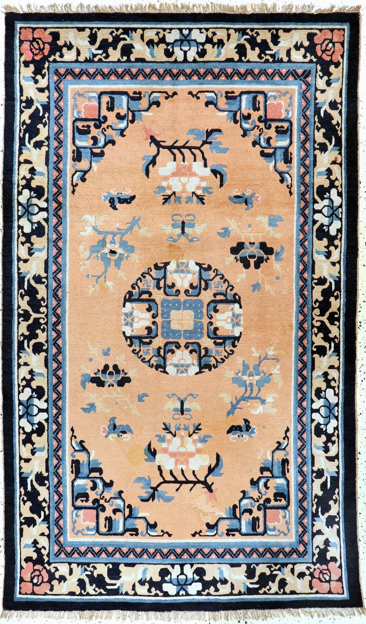 Ning-Hsia antik, Čína, kolem 1900, vlna na bavlně, cca 213 x 130 cm, EHZ: