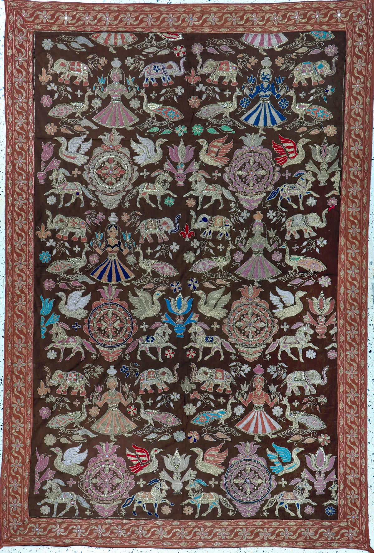 Broderie, Inde, fin 20e s., broderie métal-soie, env. 219 x 148 cm, EHZ : 1-2