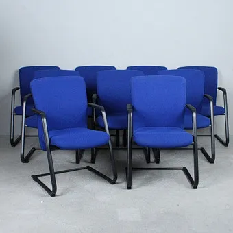 DAUPHIN. Negen cantilever / conferentiestoelen (9).