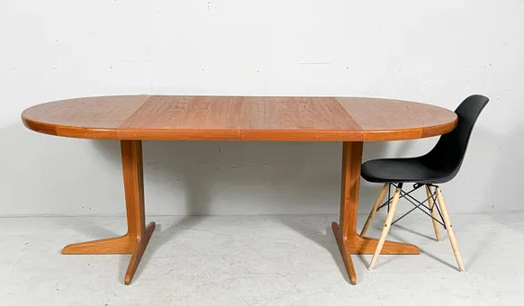 Table à manger extensible Mid Century en teck par VV Møbler, Spøttrup Danemark, années 1960.