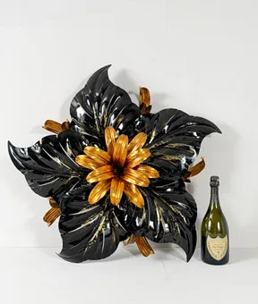 HANS KÖGL. Große Florale Deckenlampe/Wandlampe, Deutschland, 1970er Jahre.