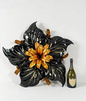 HANS KÖGL. Grande lampe de plafond/murale florale, Allemagne, années 1970.
