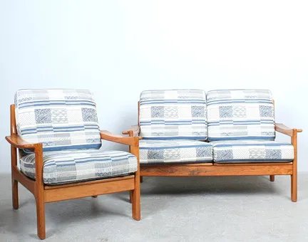 VAMDRUP STOLEFABRIK. Tweezitsbank + fauteuil Vamdrup Stolefabrik, Denemarken, teak, jaren 1970.