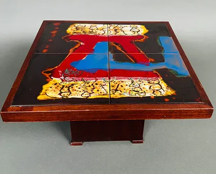KYLLIKKI SALMENHAARA. Coffee table / Coffee Table.