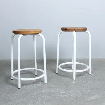 KARIN MOBRING. Paar Barhocker Ikea, Metall, Kiefer.