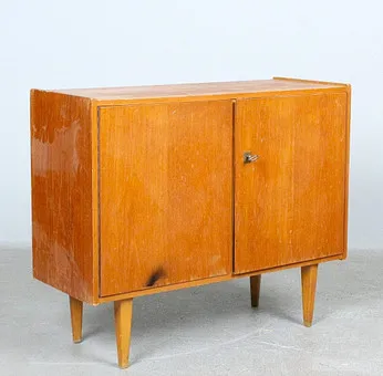 Commode vintage des années 1960.