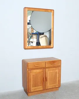 ULDUM MØBELFABRIK. Commode et miroir, teck, années 1970, Danemark.
