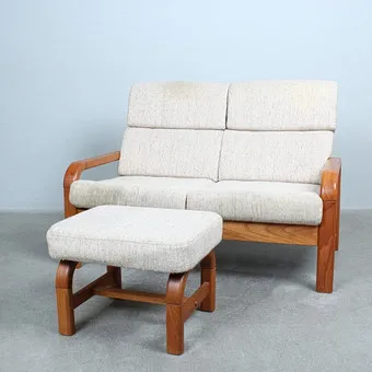 PREBEN SHOU. PREBEN SCHOU. Midcentury Zweiersitzer / Sofa mit Ottomane, Teak, Textil, 1960/70er Jahre, Dänemark.