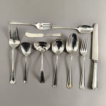 FIJN STERLING ZILVEREN BESTEK VOOR 8 PERSONEN.