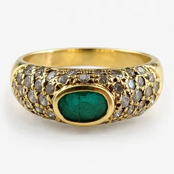 Smaragd ring met briljanten - geelgoud 750/000.