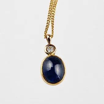 PENDENTIF SAPHIR avec chaîne - monture du pendentif or jaune 750/000.