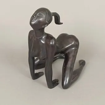 Nu féminin.