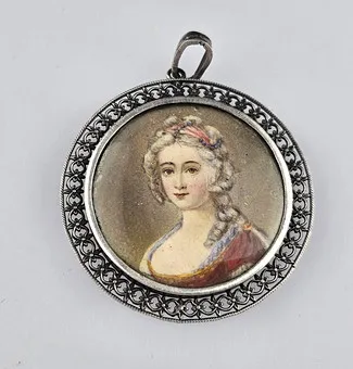 SILBERANHÄNGER MIT DAMENPORTRAIT.