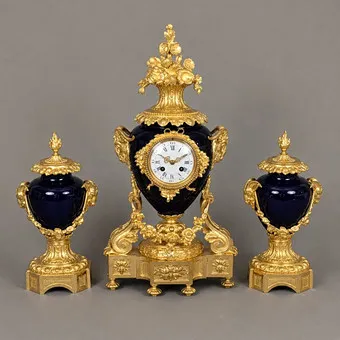 PRUNKVOLLES UHRENENSEMBLE NAPOLÉON III.