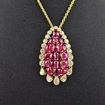 Sparkling large ruby pendant with diamonds - yellow gold 585.
