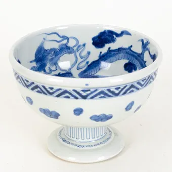 Blauw-witte voetschaal, Japan, 20e eeuw.