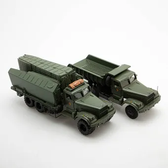 Twee modellen, KRAZ 255, PMP oeverponton NVA en KRASZ 256B Wismut kiepwagen DDR (2) KRAZ 256B Wismut kiepwagen DDR.