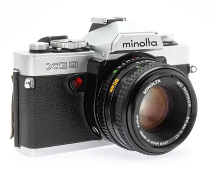 Minolta XG 9, 35mm zrcadlovka (SN 9103020) s objektivem Minolta MD Rokkor-PF 1:1.7/50mm (SN 5148218).