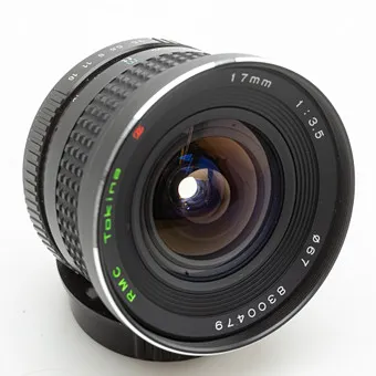 Tokina 1:3,5/17mm (SN 8300479) objektiv pro Yashika / Contax