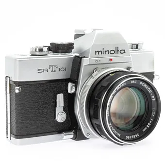 Minolta SR T 101, 35-мм зеркальная камера (SN 1226128) с объективом Minolta Lens MC Rokkor-PF 1:17 f=55mm (SN 2459160).
