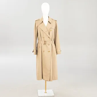 BURBERRYS. Women's trench coat with removable lining, England, 1990s.
