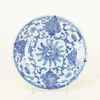 Blau-weißer Teller, China, Mitte der Qing-Dynastie.