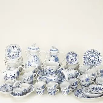 MEISSEN. Velká kávová souprava ´Zwiebelmuster`, 20. stol. (62).