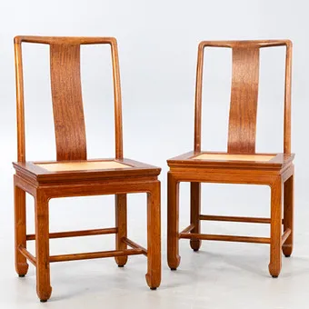 Deux chaises style Ming, Chine, 20e s. (2).