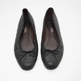 CHANEL. Baleríny, černá kůže, 41.