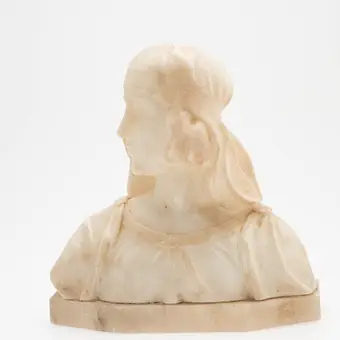 Bust of a young woman with veil, alabaster, probably Italy, circa 1910/20.