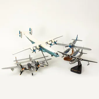 Four small airplane models / display models, naval aviators (4).