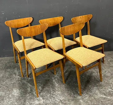 5 chairs 1960s.