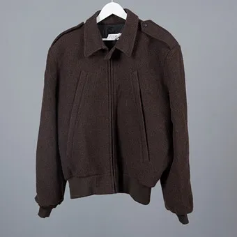 MM6 MAISON MARGIELA. Bomberjacke, Wollstoff, FW 2025, Frankreich.