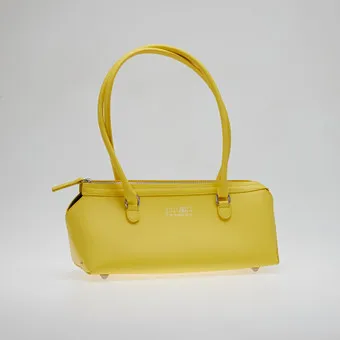 MM6 MAISON MARGIELA. Żółta torebka, torebka na ramię, model 'Bauletto', cielęca skóra, SS 2026, Francja.