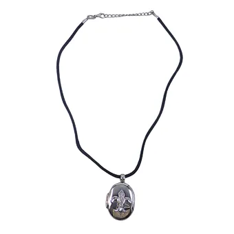 Collier médaillon LAURA KENT en argent 925 avec lys.