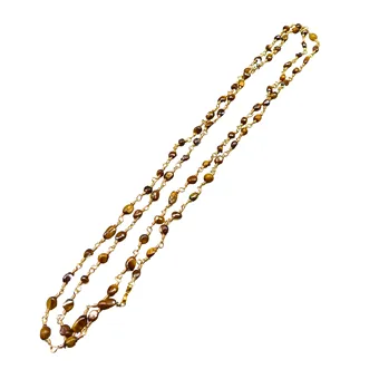 Collier en pierres naturelles avec métal doré