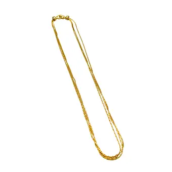 3- REIHIGE HALSKETTE AUS METALL IN DER FARBE GOLD.