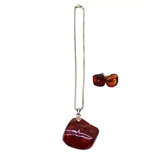 BERNSTEIN - SCHMUCKSET, KETTE UND OHRSTECKER MIT 925ER SILBER.