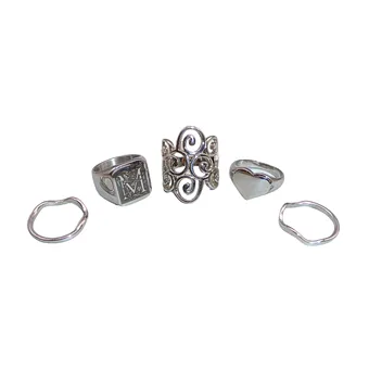 5-TEILIGES RINGKONVOLUT MIT VERSCHIEDENEN DESIGNS.