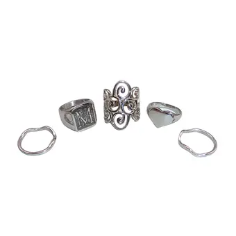 5-TEILIGES RINGKONVOLUT MIT VERSCHIEDENEN DESIGNS.