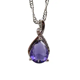 925ER SILBER KETTE UND ANHÄNGER MIT EINEM AMETHYST.