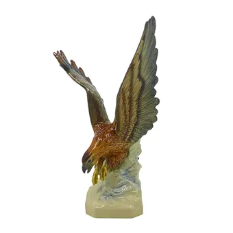 PORCELÁNOVÁ FIGURKA OREL.