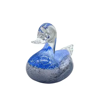 HANDGEFERTIGTE ENTENFIGUR AUS GLAS MIT BLAUEM ÜBERFANG.