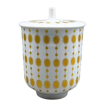 HUTSCHENREUTHER. PORCELÁNOVÁ DOZA S VÍKEM A ZLATÝM DEKOREM.