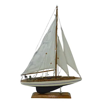 HOLZMODELL SEGELYACHT MIT STANDFUSS.