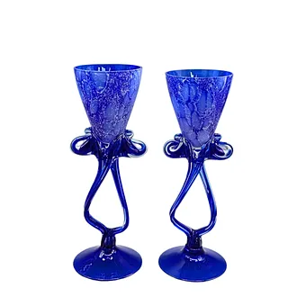PAIRE DE FLÛTES À CHAMPAGNE DESIGNER EN BLEU - SOUFFLÉES À LA BOUCHE.