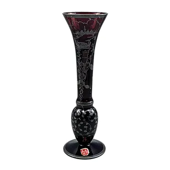 DESIGNVAAS VAN DONKERROOD GLAS MET 925 ZILVERBESCHILDERING.