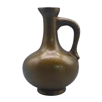 CRUCHE EN BRONZE AVEC ANSE