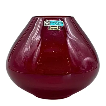 HIRSCHBERG. ROTE GLASVASE.