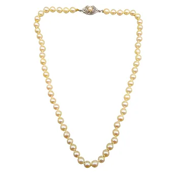COLLIER DE PERLES AVEC FERMOIR À BOÎTE, ARGENT 835.